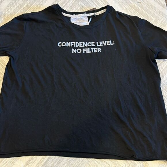 Don’t Tell Mama Women’s Black ‘Confidence Level: No Filter’ Black T-Shirt - Picture 1 of 7